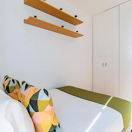 Апартаменти 2br Chic&bright Com 120m2 Em Campo De Ourique *