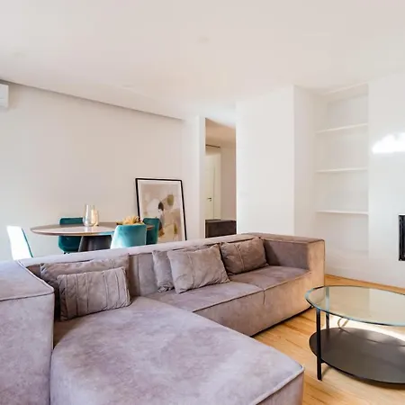 Apartmán 2br Chic&bright Com 120m2 Em Campo De Ourique Lisboa