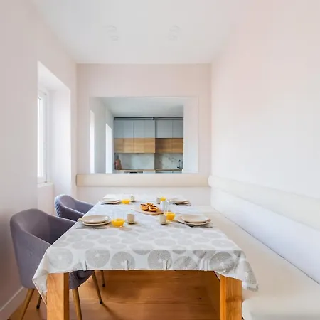 2br Chic&bright Com 120m2 Em Campo De Ourique Lejlighed Lisboa